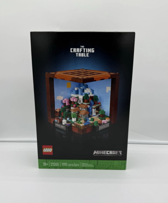 LEGO Minecraft the Crafting Table, Collectible Video Game Building Set BRAND NEW