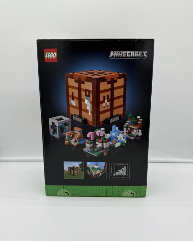 LEGO Minecraft the Crafting Table, Collectible Video Game Building Set BRAND NEW
